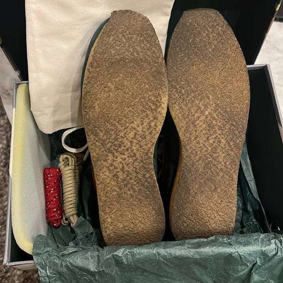 Ronnie Fieg 8th Street Scarab Clarks Lockhill | Tan, Green, Red | Size 6M - Picture 6 of 12